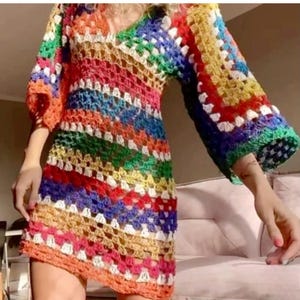 Abito all&#39;uncinetto con spalline quadrate da nonna, abito estivo boho colorato, abito da spiaggia da festival, mini abito all&#39;uncinetto, abito vintage, abito da spiaggia, regalo per lei
