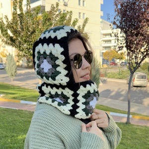 Pasamontañas negro de crochet, pasamontañas cuadrado de abuela, pasamontañas de gran tamaño, gorro de invierno cálido hecho a mano, pasamontañas hecho a mano, pasamontañas unisex