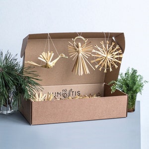 Juego de adornos para árbol de Navidad hechos a mano con paja natural. Copos de nieve de paja, ángeles de paja, pájaros de paja. Ecológico.