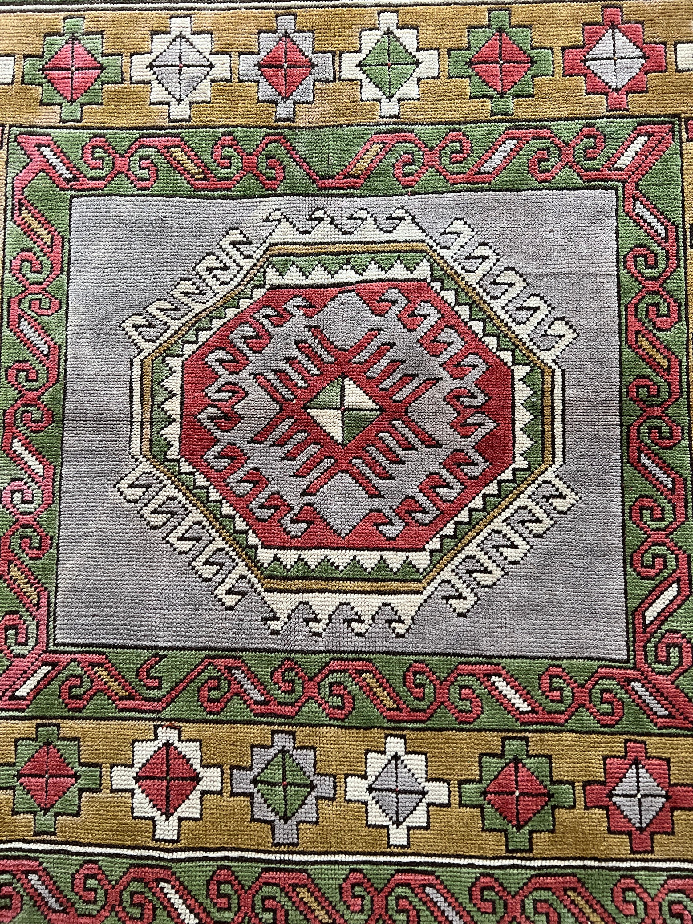 4x4 Green Bohemian Vintage Rug, Wedding Gift, Traditional Floor Rug ...