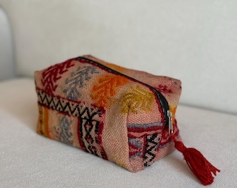 Colorful Turkish Kilim Bag, Handmade Carpet Wrist Purse, Vintage Boho Wrist Bag, Unique Fashion Accessory, Authentic Bag for Women's
