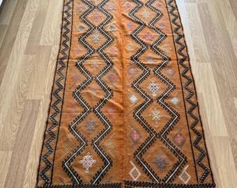 Handvävd orange löparmatta 3x7 – Geometriskt tribalmönster turkisk kelim – Boho hall- eller entrédekor, unik matta i gott skick