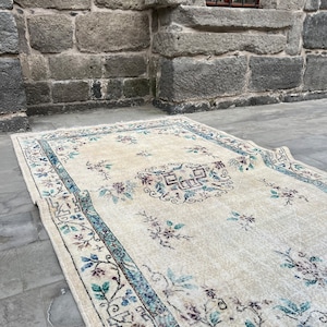 6x9 Floral Pattern Vintage Rug, Handwoven Anatolian Rug, Antique Wool Pastel Oriental Large Area Carpet for Livingroom, Low pile Turkish Rug