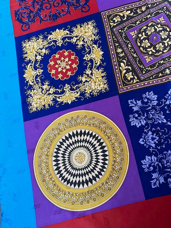 MARINA D ESTE シルクスカーフ、イタリア製、サイズ 88 x 89 cm