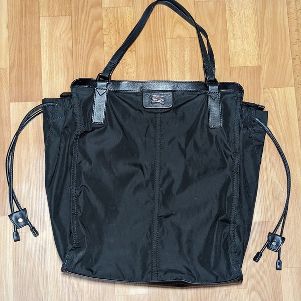 Sac pour femme BURBERRY noir, 42 x 34 cm.