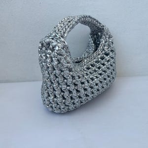 Sac au crochet argenté pour femme | Joli sac de soirée tissé | Sacoche pour les rassemblements| Sac d&#39;invité pour fête de mariage| Cadeau de Noël pour elle