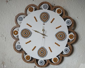 Handarbeit Wanduhr, Wanduhr aus Holz, 40 cm, Wohnen, personalisiert, Einweihungsgeschenk, handgefertigt