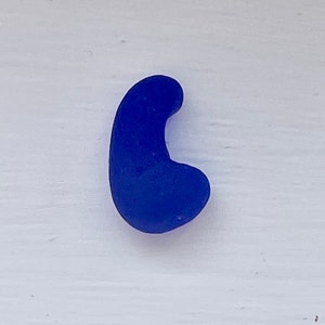 Blaues Seeglas von der schönen Küste von Kent - 1 besonderes Stück - Buchstabe J oder L