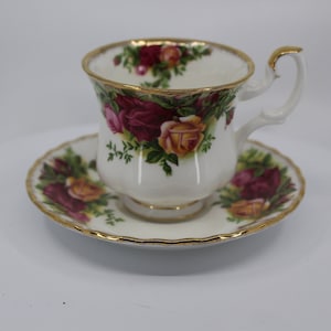 Royal Albert Old Country Roses cup and saucer small Vintage 1962 England Bone China