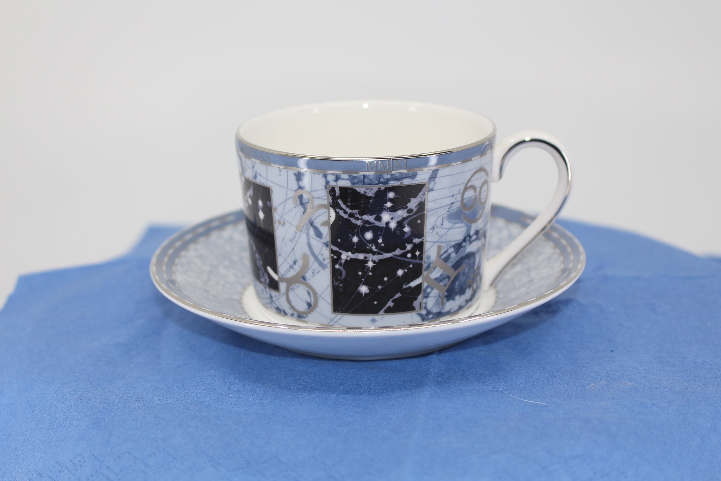 Lot De 4 Tasses Et Sous-tasses Wedgwood Porcelaine – Collection Millenium – XXème