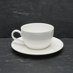 Tasse et soucoupe en porcelaine blanche métallisée Wedgwood