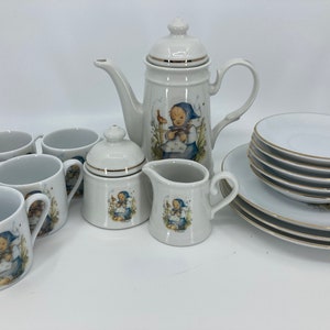 M.J. Hummel children&#39;s tableware