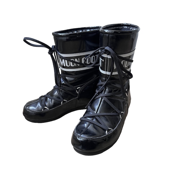 MOON BOOT Vintage 90s y2k Black and White Gender Neutral Boots | size 5 | space futuristic grunge rave techno cyber punk goth 00s 2000s