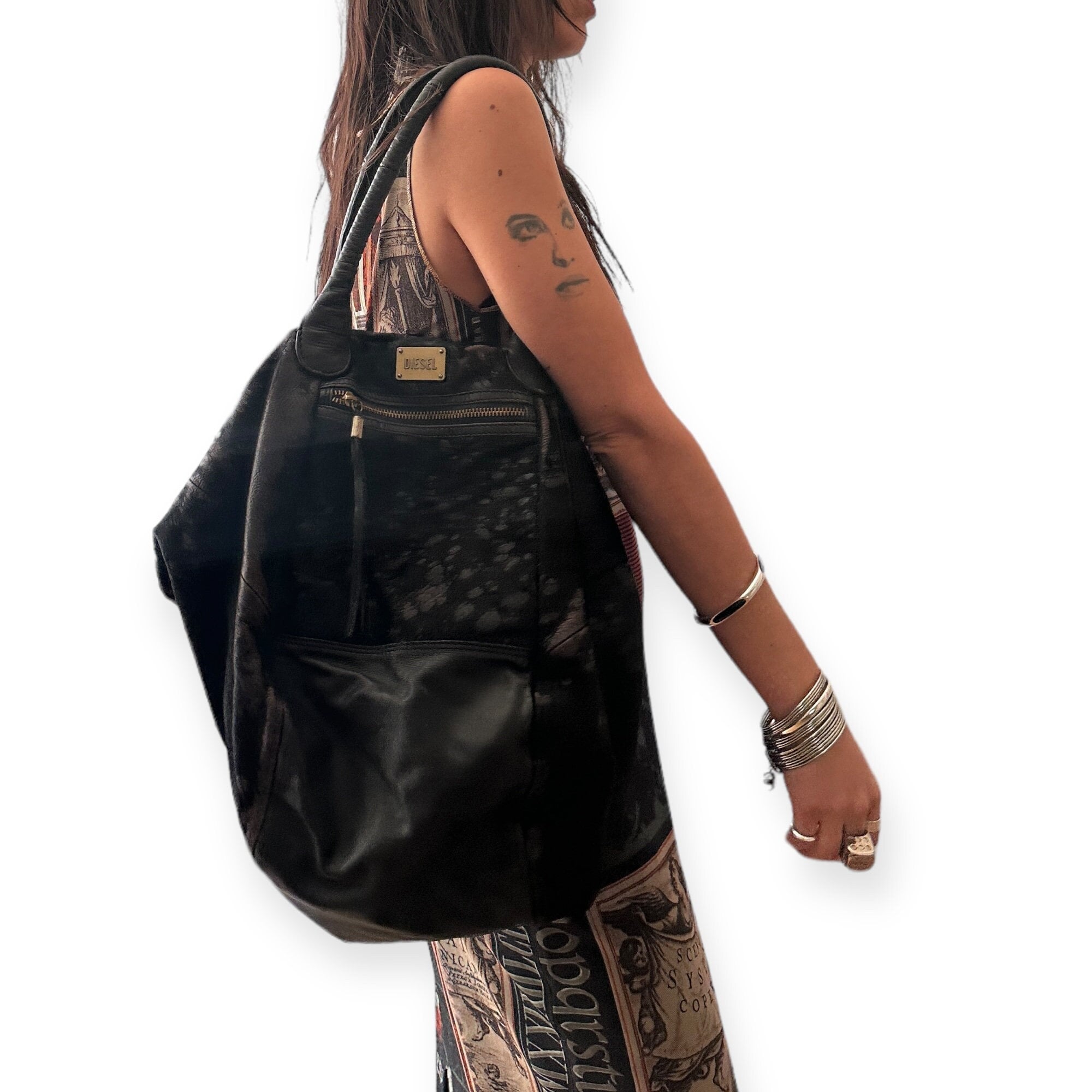 DIESEL 2000s Vintage Extremely Rare Fur Round Shoulder Bag DIESEL 2000s Vintage Extremely Rare Fur Round Shoulder Bag