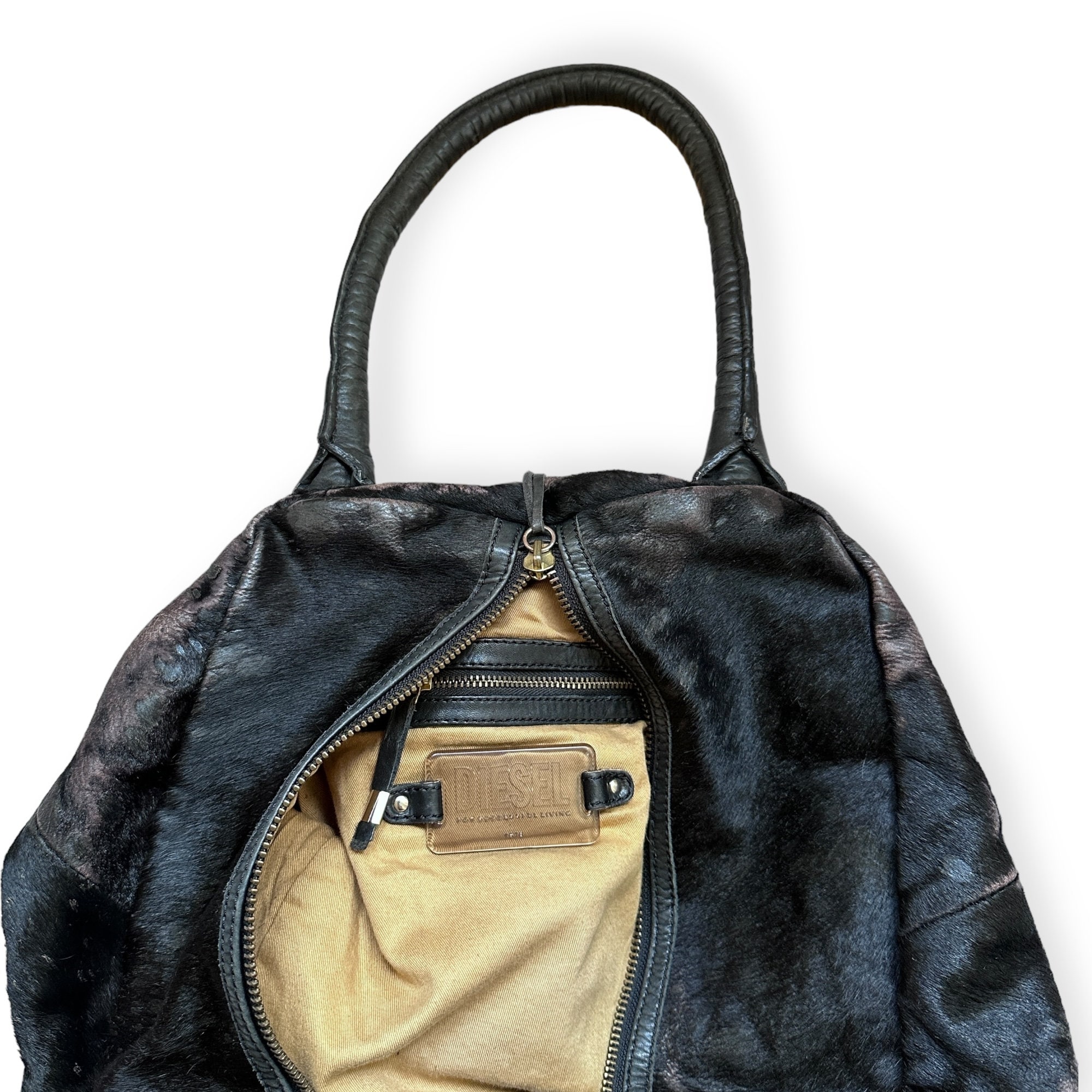 DIESEL 2000s Vintage Extremely Rare Fur Round Shoulder Bag DIESEL 2000s Vintage Extremely Rare Fur Round Shoulder Bag