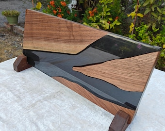 Live Edge Walnut Magnetic Knife Holder: Transparent black resin