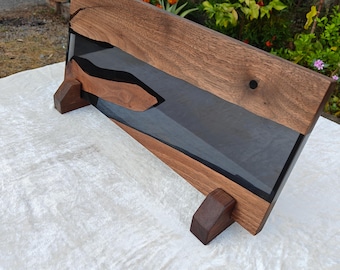 Live Edge Walnut Magnetic Knife Holder: Transparent black resin