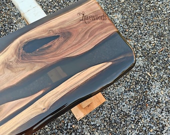 Wall shelf of epoxy resin and walnut wood, all live edge, made to order