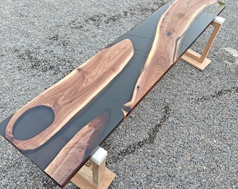 Bathroom counter top of epoxy resin and walnut wood