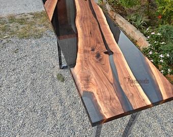 Console table of epoxy resin and walnut wood, made to order