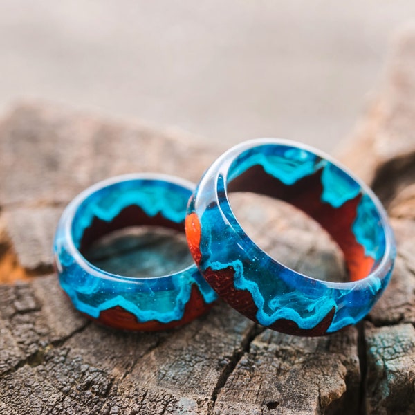 Anneaux époxy en bois de mariage| Les bagues en bois Night City sont faites de bois de paduk et de résine de bijoux bleu-azur| Bague Unick rare| Anneaux en résine de bois|