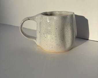 Handmade Speckled Pumpkin Mug – Ceramic Fall Coffee Cup, Wavy Rim Pottery, Cozy Autumn Drinkware