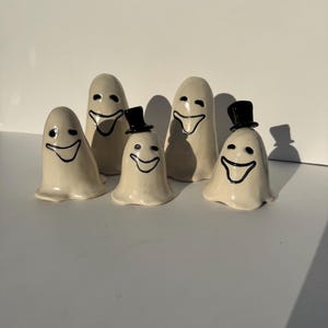 Handmade Ceramic Ghost Figurines – Smiling Ghosts with Top Hats | Cute Halloween Decor