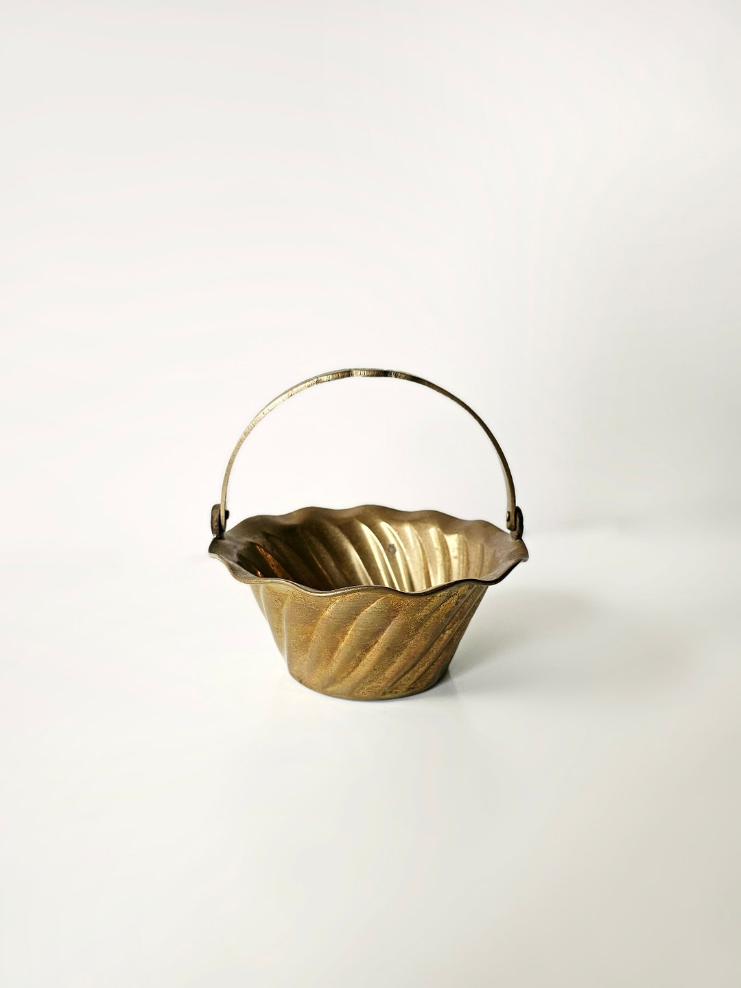 Vintage Brass Basket Planter/ Vintage Home Decor/ MCM/ BOHO/ Indoor Planter/ Decorative Planter - Etsy