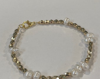 Gold and pearl bracelet