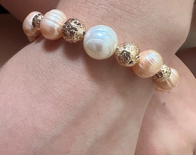 Pearl bracelet, semi-precious stones & freshwater pearls, lava…• GoldenDrops •