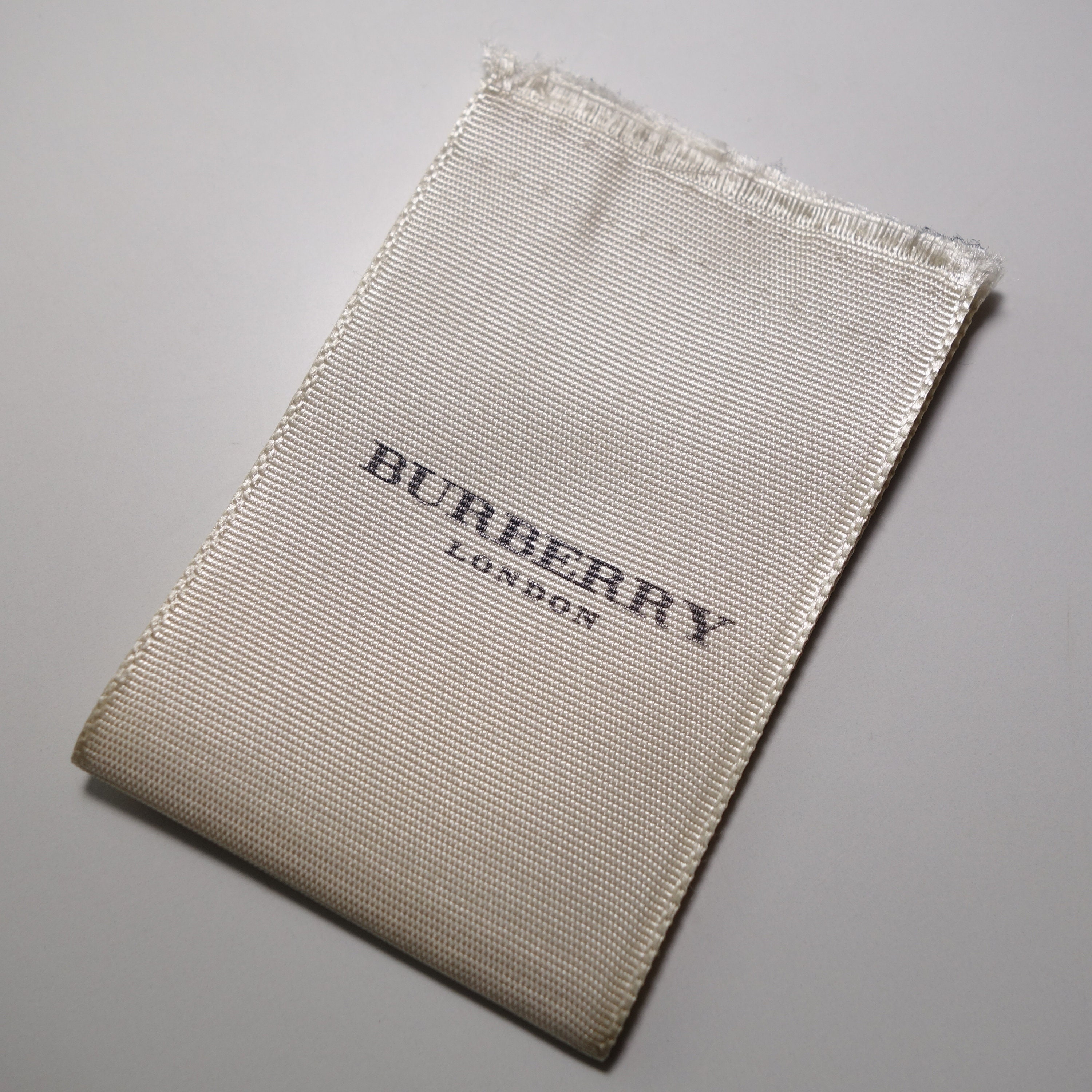 Etiqueta de repuesto color crema para coser de Burberry London Etsy Espana