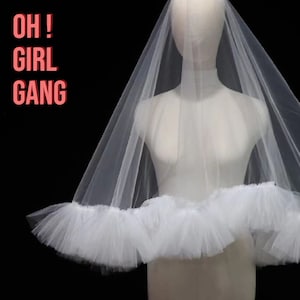 Chic Bridal Veil with Ruffles, 160cm Long, Shoulder Length boho style Wedding Veil, Bridal Bachelorette Party Veil. Bridal photo outfits.