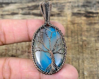 Ciondolo con albero della vita in agata blu del Botswana, pendente avvolto in filo di rame, ciondolo con pietra preziosa in agata del Botswana, regalo per lei, gioielli in agata del Botswana