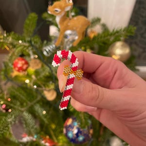 Handwoven pearl barley sugar brooch