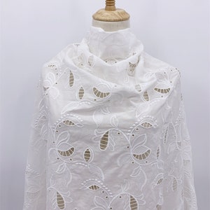 Ricamo tagliato al laser su voile di cotone - Pizzo ricamato bianco avorio tagliato su misura - Pizzo per abiti da sposa - Tessuto per abiti da sposa - SS220309-EMB05