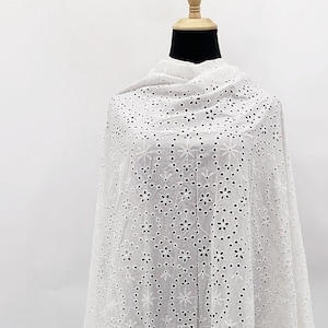 低価格のコットンボイルの白いアイレット刺繍 - 裁縫工芸 - 軽量ドレス生地 - 子供用生地 - 145 CM - SS220617-EMB09