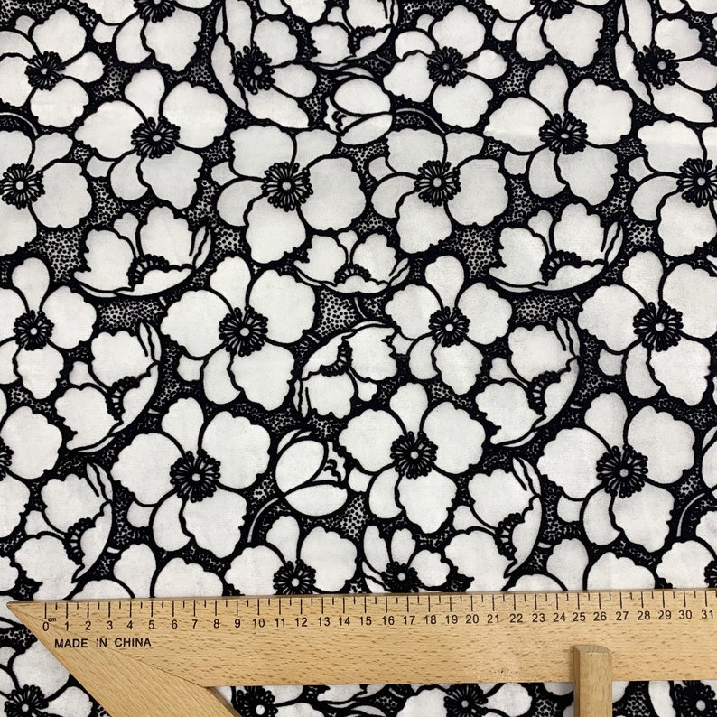 Svarta flockblommor broderade organza - Nättyg som metervara - Sömnadsmaterial för klänningar - Polyesterklädseltyg - SS230629-EMB11 bild 9