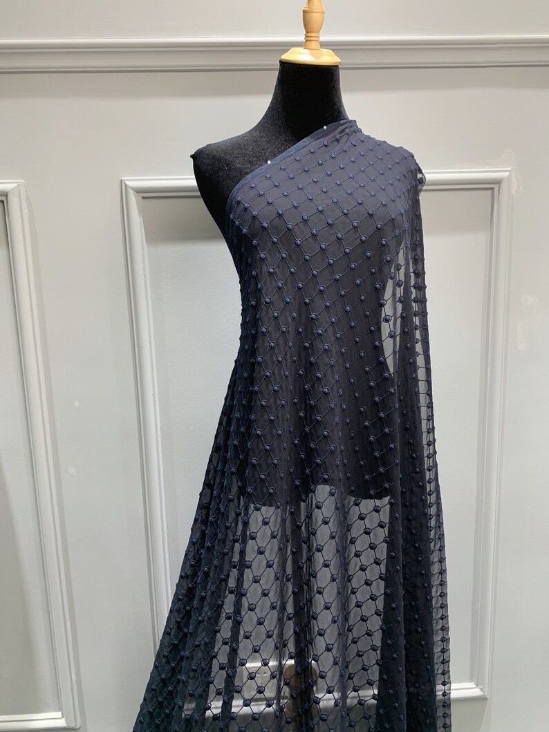 LIQUIDACIÓN - Bordado de puntos negros sobre gasa de poliéster - Tela bordada vendida cortada a medida - Tela de encaje liviana para coser - SS190914-EMB10 imagen 7
