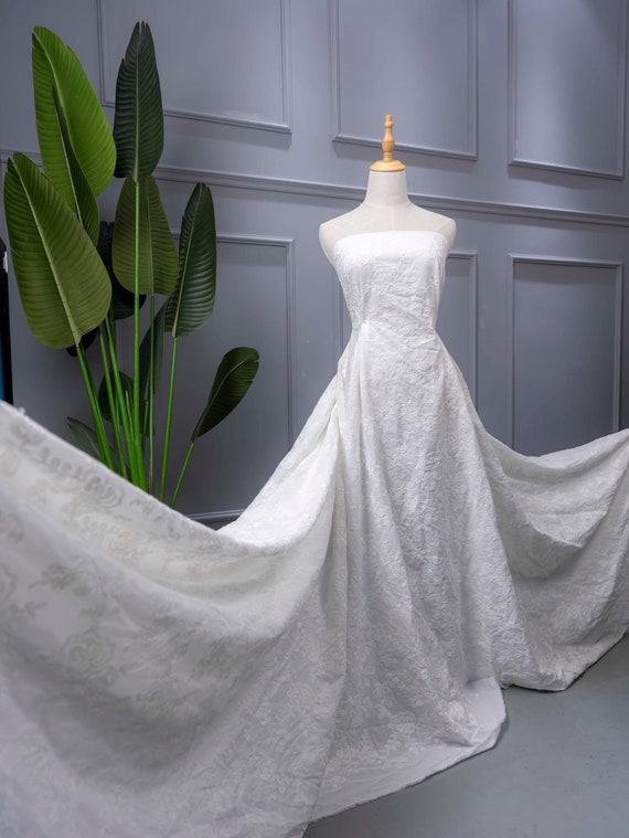 Gasa de algodón con bordado acordonado, color blanco marfil Tela