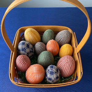 Primitives by Kathy Set Of Six Decorative Wooden Eggs