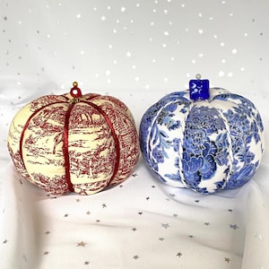 Chinoiserie Pumpkin Decor, Toile de Jouy Dough Bowl Filler, Tiered Tray Blue and White, Vase Basket Display