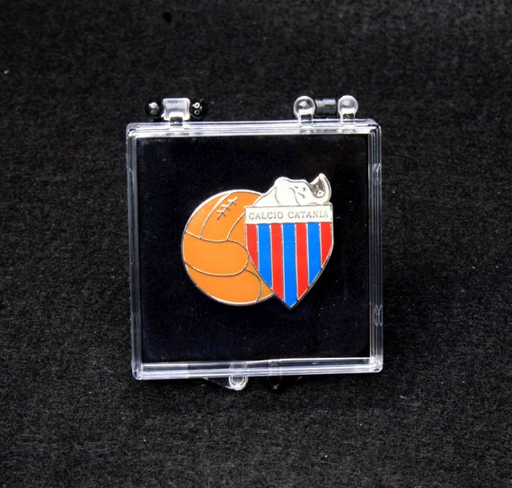 Enamel pin badge football club FC RADNICKI Pirot Serbia Yugoslavia soccer