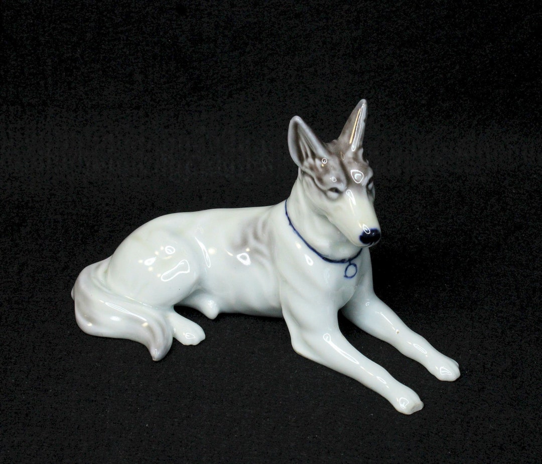 Vintage Japanese Porcelain Dog Figurine With a Chipped Right Etsy