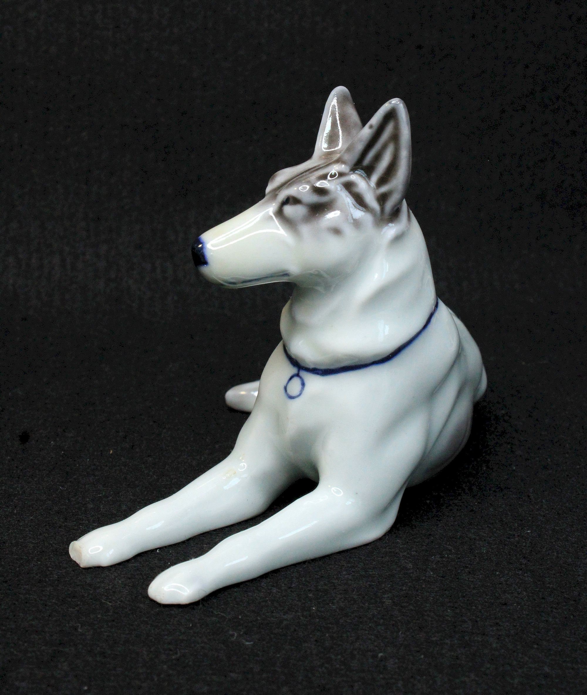 Vintage Japanese Porcelain Dog Figurine With a Chipped Right Etsy