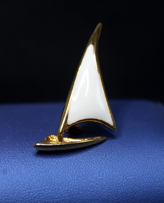 Vintage Sail Boat Brooch Gold Tone Metal with Whi… - image 1