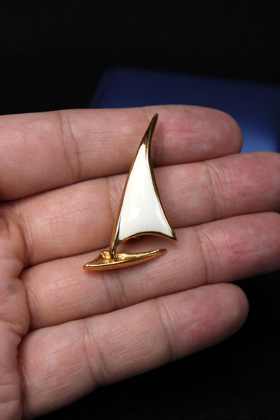 Vintage Sail Boat Brooch Gold Tone Metal with Whi… - image 2