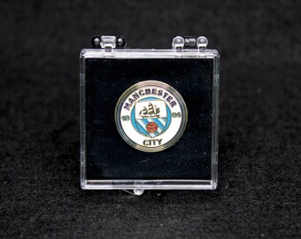 Manchester City FC Round Logo Metal Collectors Pin Badge in Acrylic Display Case