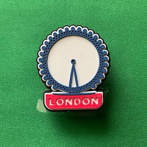 London eye shoe charm