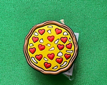 Charm para zapatos de pizza con pepperoni y corazón