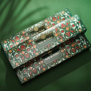 Servicio de diseño de empaques personalizados, diseño de etiquetas, soluciones gráficas creativas, imagen de marca profesional, cajas de productos, empaques de lujo.